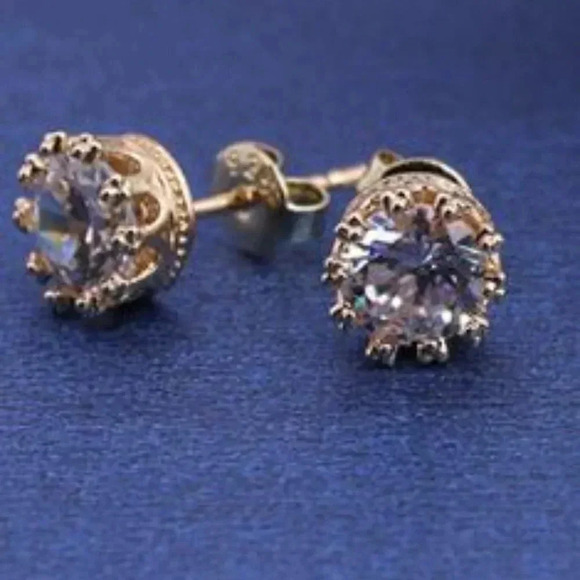 Fashion Crown Zircon Stud Yellow Gold Tone Earrings - Picture 8 of 15
